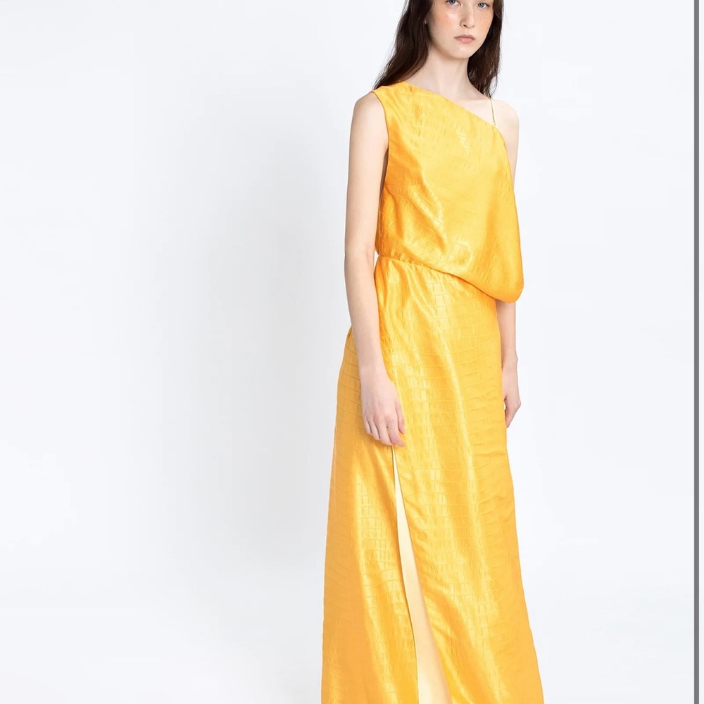 Elegant Yellow One-Shoulder Silk Dress